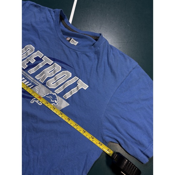 Detroit Lions NFL Graphic T-shirt Men's Medium Blue Short Sleeve Football - Picture 8 of 9